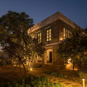 Lohonostays Library Sadhrana Bagh Villa Gurgaon